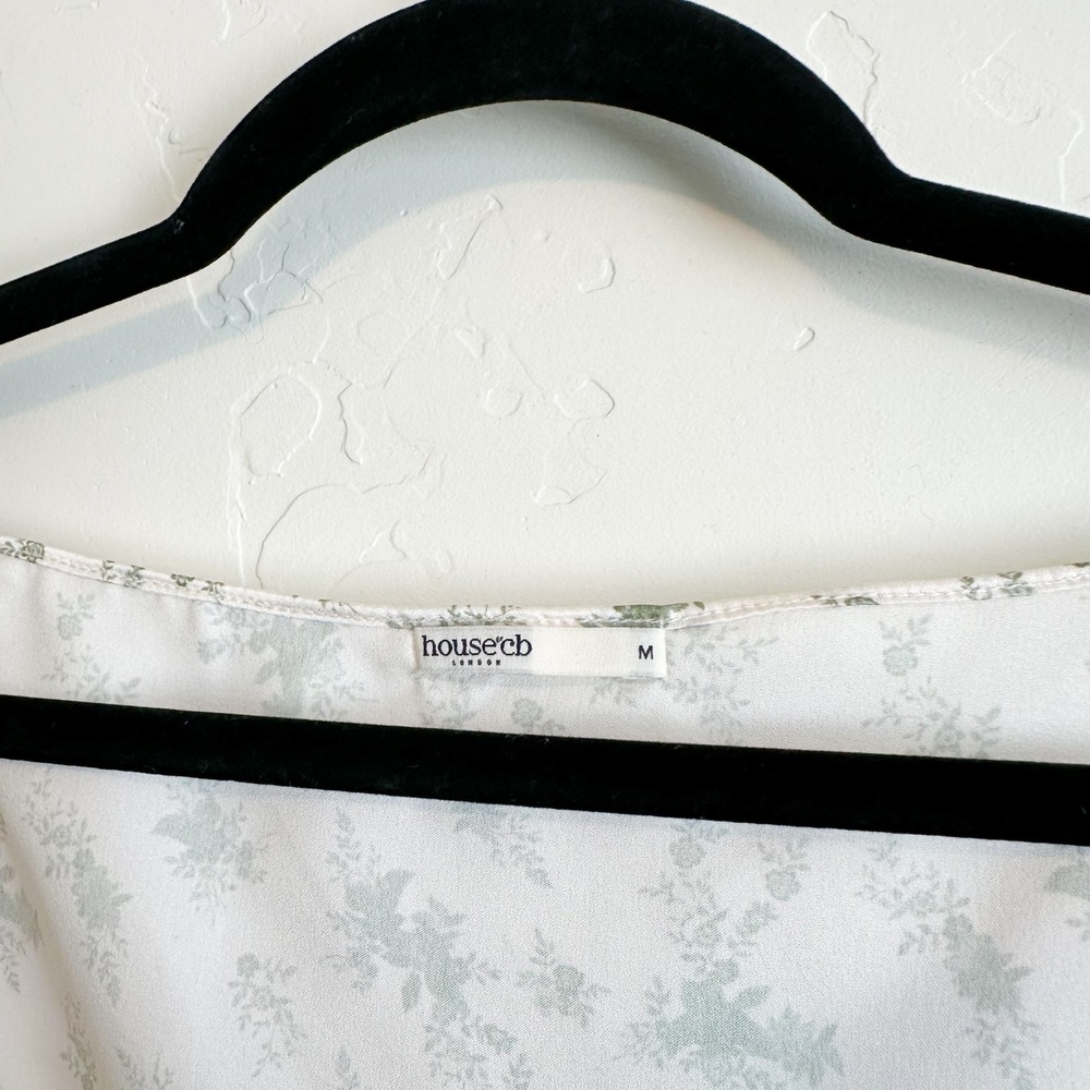 House of CB | Clarissa Garden Print Lace Trim Tie Front Top in Ivory & Green - Picture 8 of 9